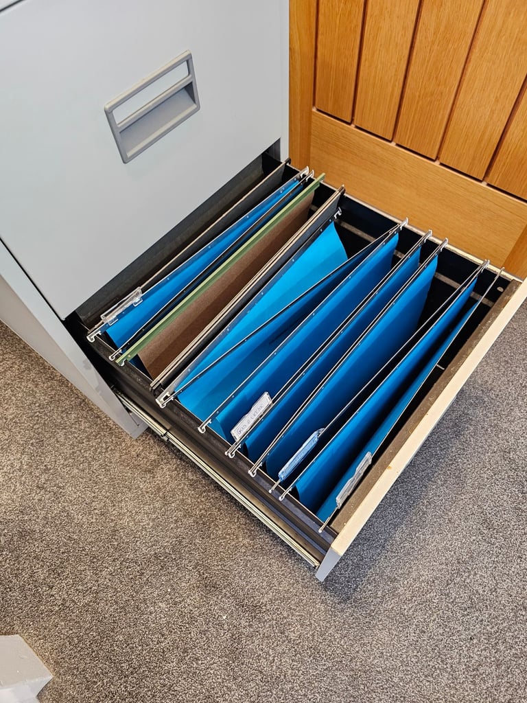 3 drawer filing cabinet with file holders 
