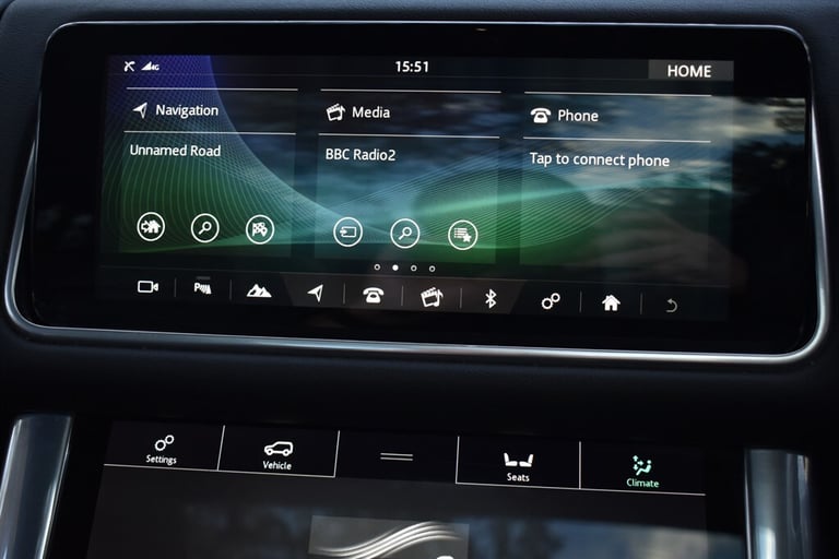 2021 Land Rover Range Rover Sport HSE SILVER+Panoramic Roof and Electric Deployable Tow Pack Esta...