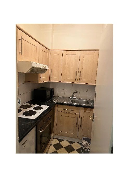 Single Room on Pembridge Road, Notting Hill Gate, London W11 3HN ***All Bills Inc***