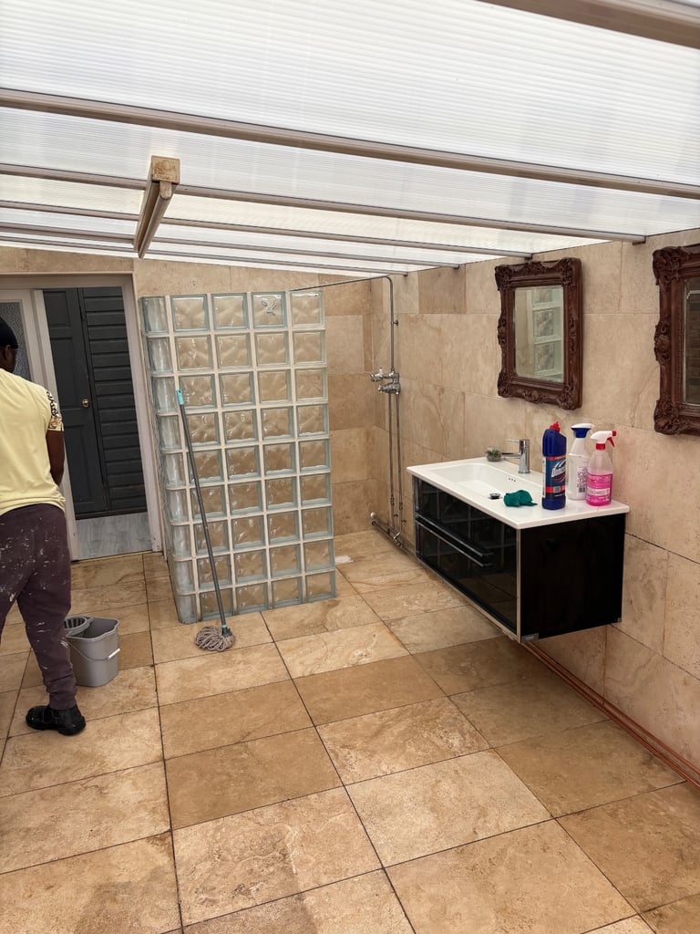 2 bed Bungalow with land for rent 