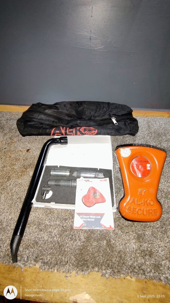   No 27  AL-KO caravan wheel locking kit 