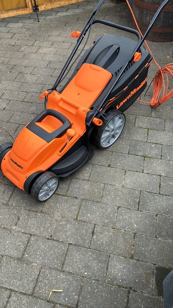 image for LawnMaster lawnmower MEB1840M 40cm