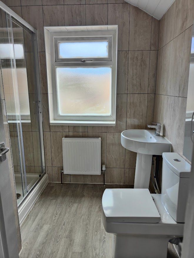 U.C. Welcome Luxury Flats / Rooms Available Are you on benefits