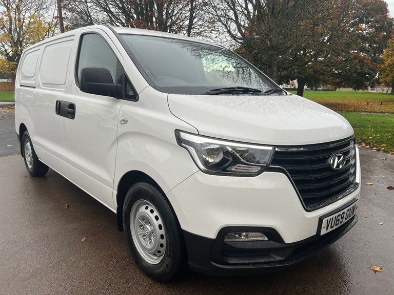 2019 Hyundai Iload 2.5 CRDi 116ps SE Van [6] one owner service history  PANEL VAN Diesel Manual