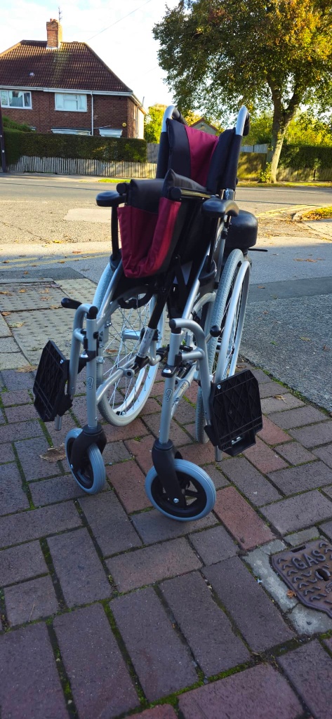 Wheel chair self propelled g lite pro 