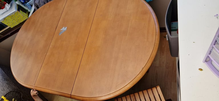 Dining table & chairs