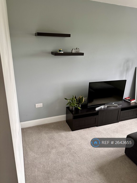 2 bedroom flat in Scampston Drive, East Ardsley, Wakefield, WF3 (2 bed) (#2643655)
