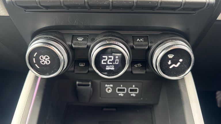 2022 Renault Clio 1.6 E-TECH Hybrid 140 SE Edition 5dr Auto HATCHBACK PETROL/ELECTRIC Automatic