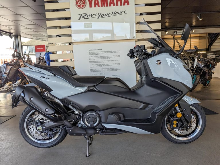 NEW '25 Yamaha TMAX Tech MAX. Ceramic Grey. £14,400 On The Road (No Added Fees)