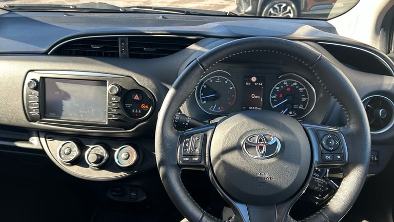 2019 Toyota Yaris 1.5 VVT-i Y20 5dr [Bi-tone] HATCHBACK PETROL Manual