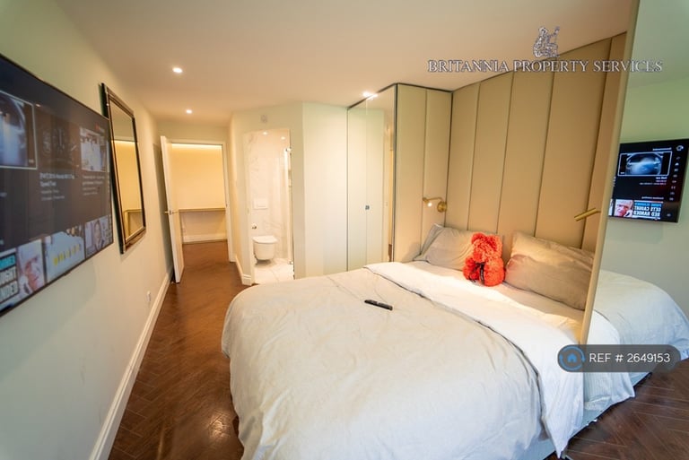 3 bedroom flat in The Mailbox, Birmingham, B1 (3 bed) (#2649153)