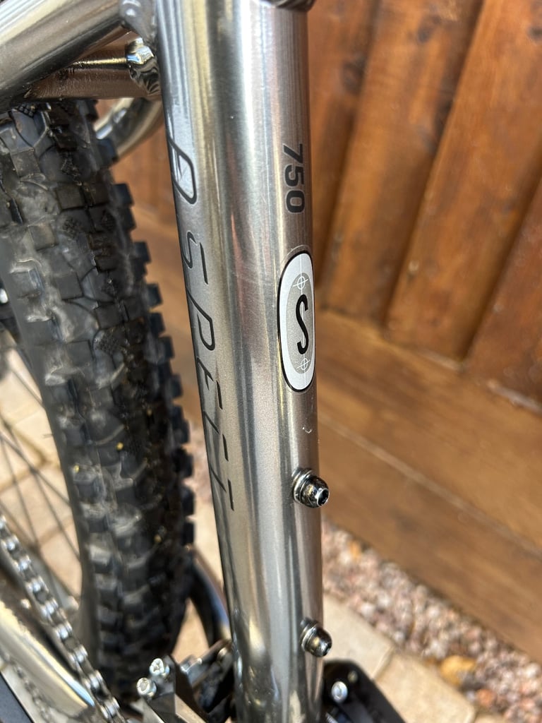 Scott Aspect 750 27.5” hardtail mountain bike