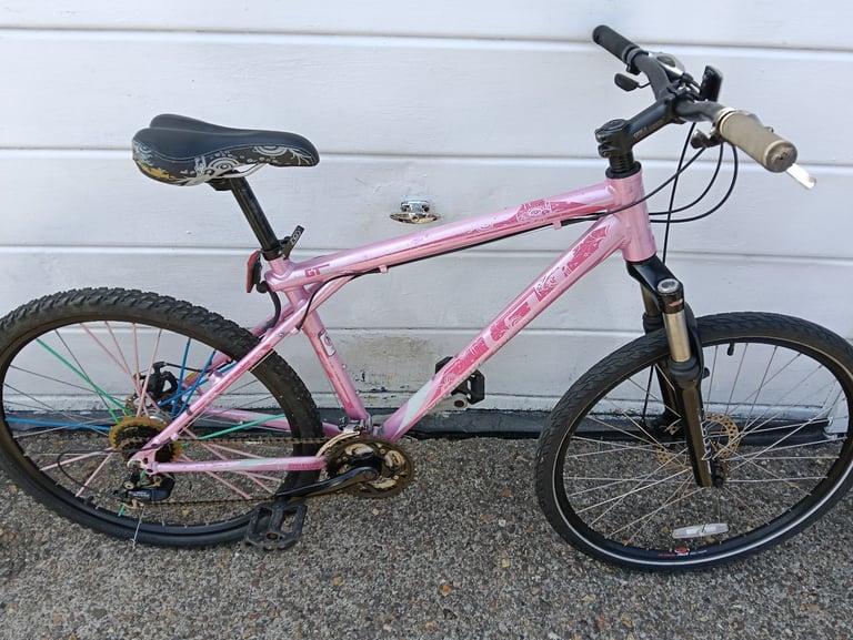GT avalanche mountain bike, triangle rear frame,many new parts fitted 👍