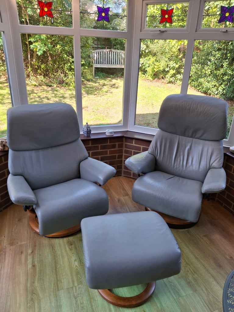 Leather Reclinig Chairs 