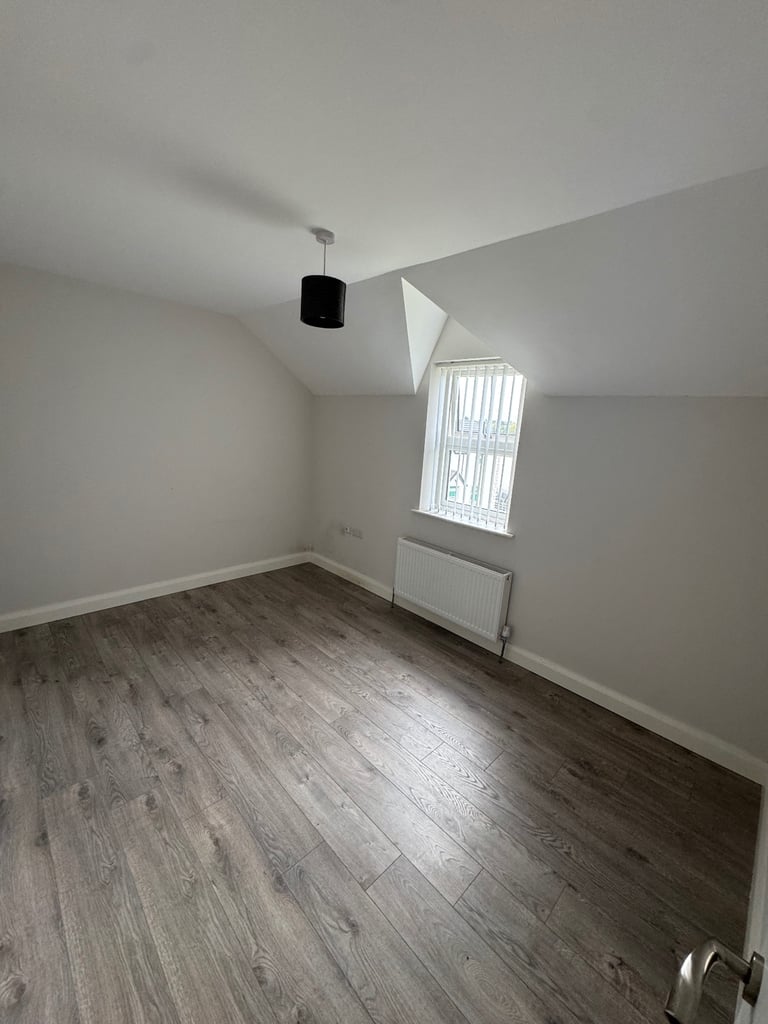 Two bedrooms for one price! £550pm all bills included 