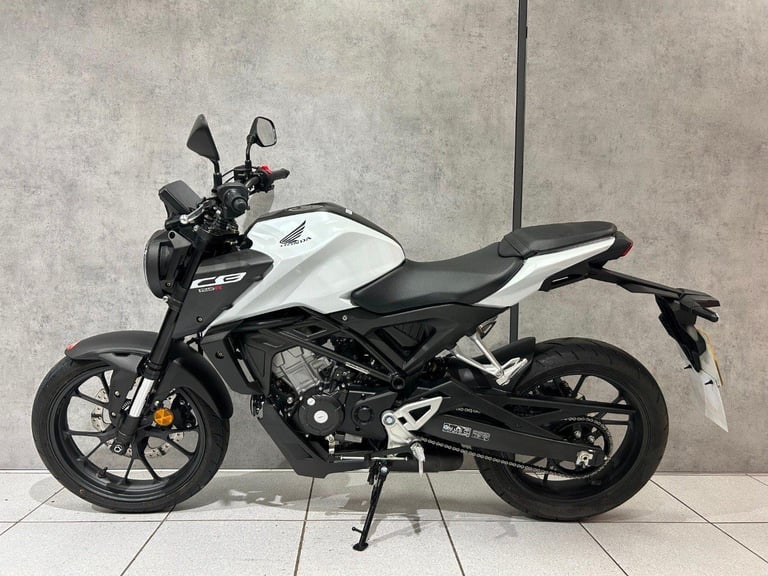 75/2025 Honda CB125R - ONLY 532 MILES!! - STUNNING!