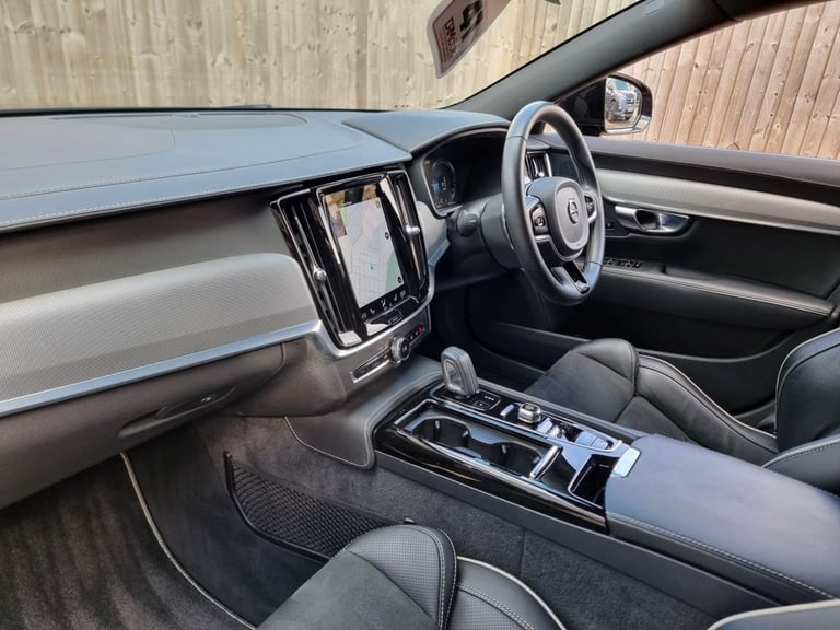 2020 Volvo S90 2.0h T8 Twin Engine 10.4kWh R-Design Plus Saloon 4dr Petrol Plug-in Hybrid  Saloon...
