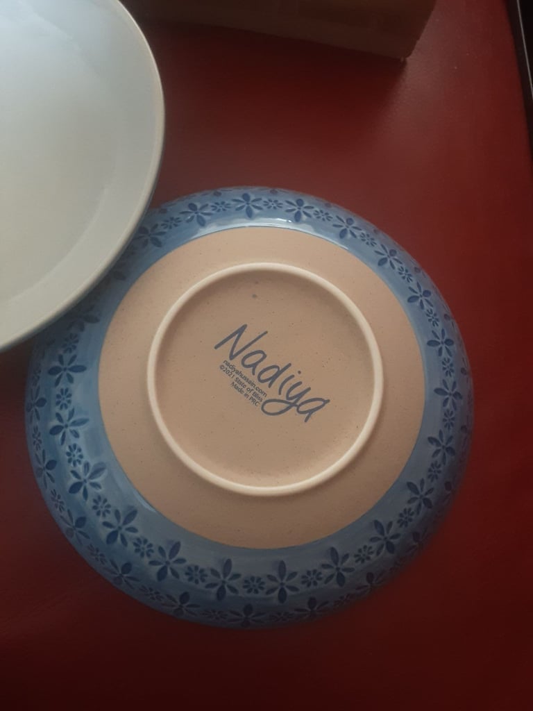 image for Nadiya dinner plates and bowls