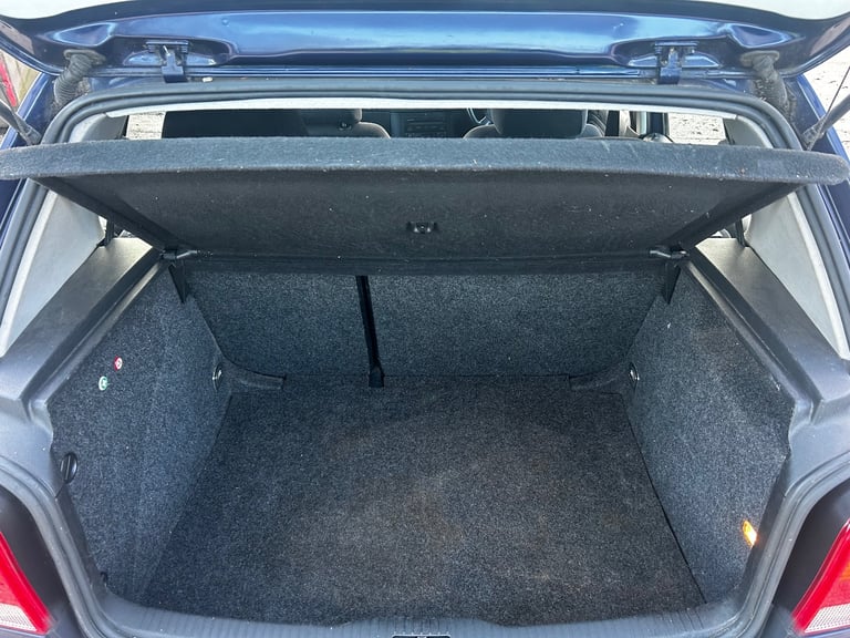 Volkswagen Golf with cruise control, ULEZ compliant, long MOT, great service history! - Image 10