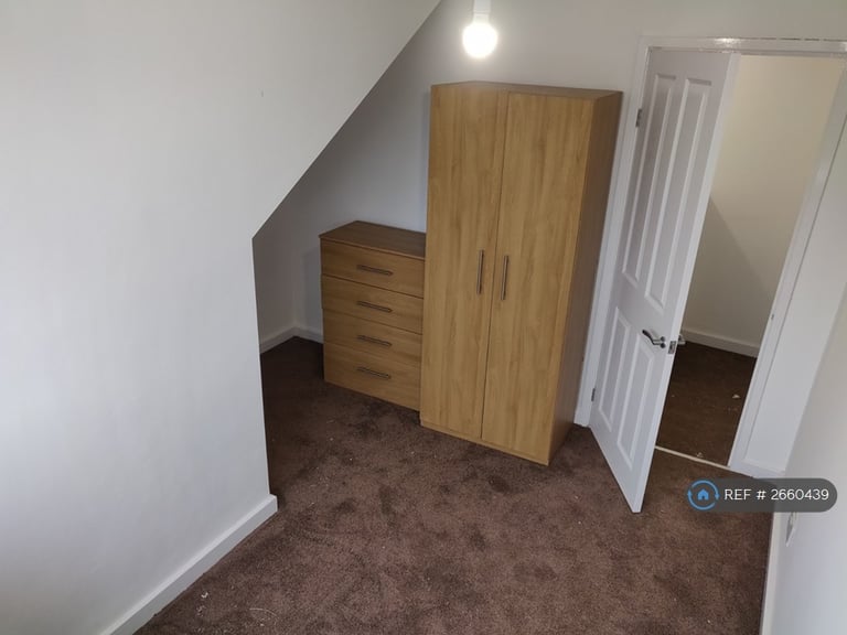 5 bedroom house in Mumford Street, Bradford, BD5 (5 bed) (#2660439)