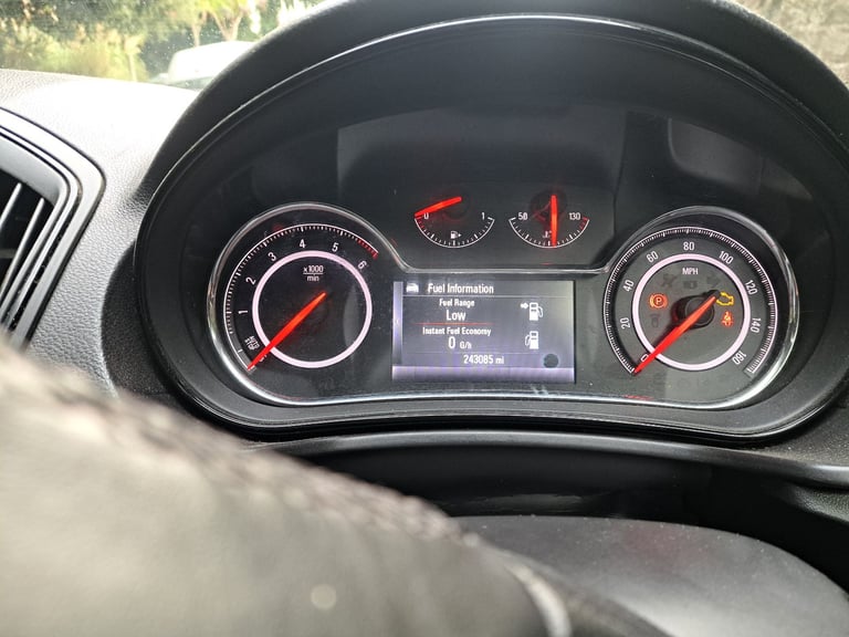 Vauxhall, INSIGNIA, Hatchback, 2013, Manual, 1956 (cc), 5 doors