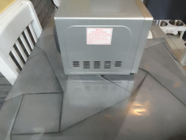SHARP MICROWAVE 800 WATT