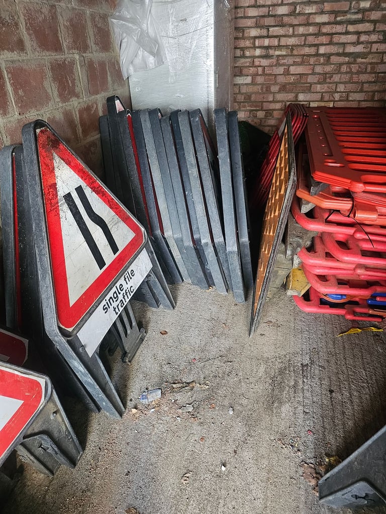 SIGNS AND BARRIERS 