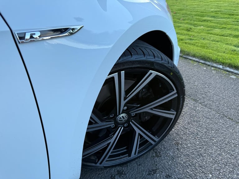 Volkswagen Golf " R " 310 BHP / D.S.G AUTO / 4 MOTION / NEW 19 INCH ALLOYS