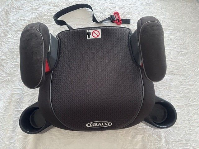 Graco Child's Car Booster Seat - nearly new condition