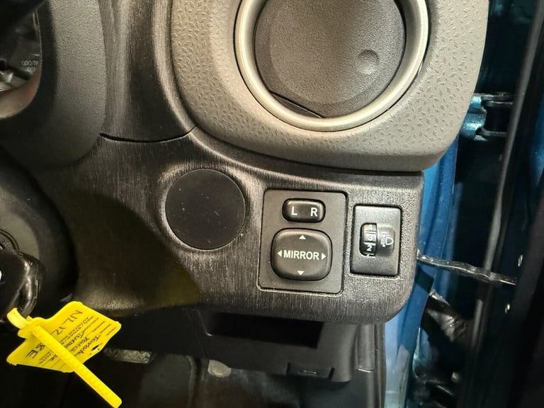 2012 Toyota Yaris 1.33 VVT-i TR 5dr Multidrive S HATCHBACK PETROL Automatic