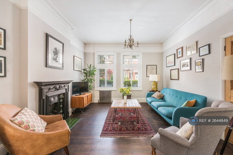 4 bedroom house in Cricklade Avenue, London, SW2 (4 bed) (#2644849)