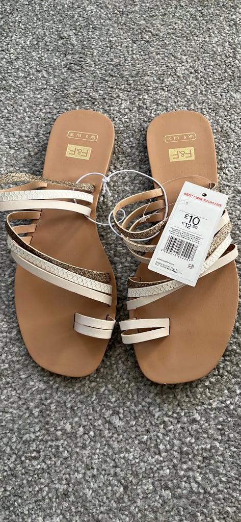 Sandals size 5