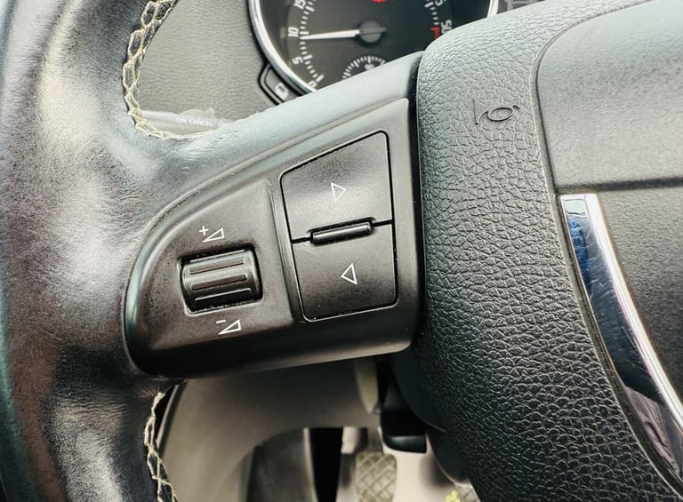 2013 Skoda Yeti 2.0 TDI Laurin &amp; Klement SUV 5dr Diesel Manual 4WD Euro 5 (170 ps) HATCHBACK ...