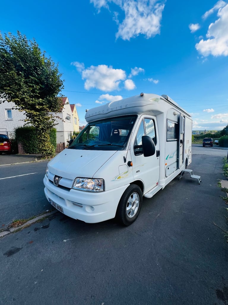 Autocrusie starburst 2005 motorhome