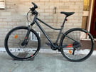 B&#039;Twin Riverside 500 Hybrid Bike Size Small