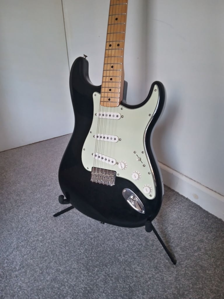 Fender Vintera '70s Limited Edition Hardtail Stratocaster/Strat (black/mint)