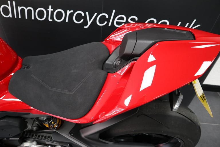 Ducati Panigale V4S 2025 Model Year!