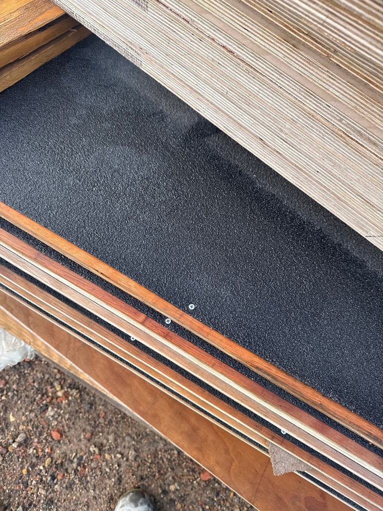 8x4 marine ply board 18mm with none slip layer