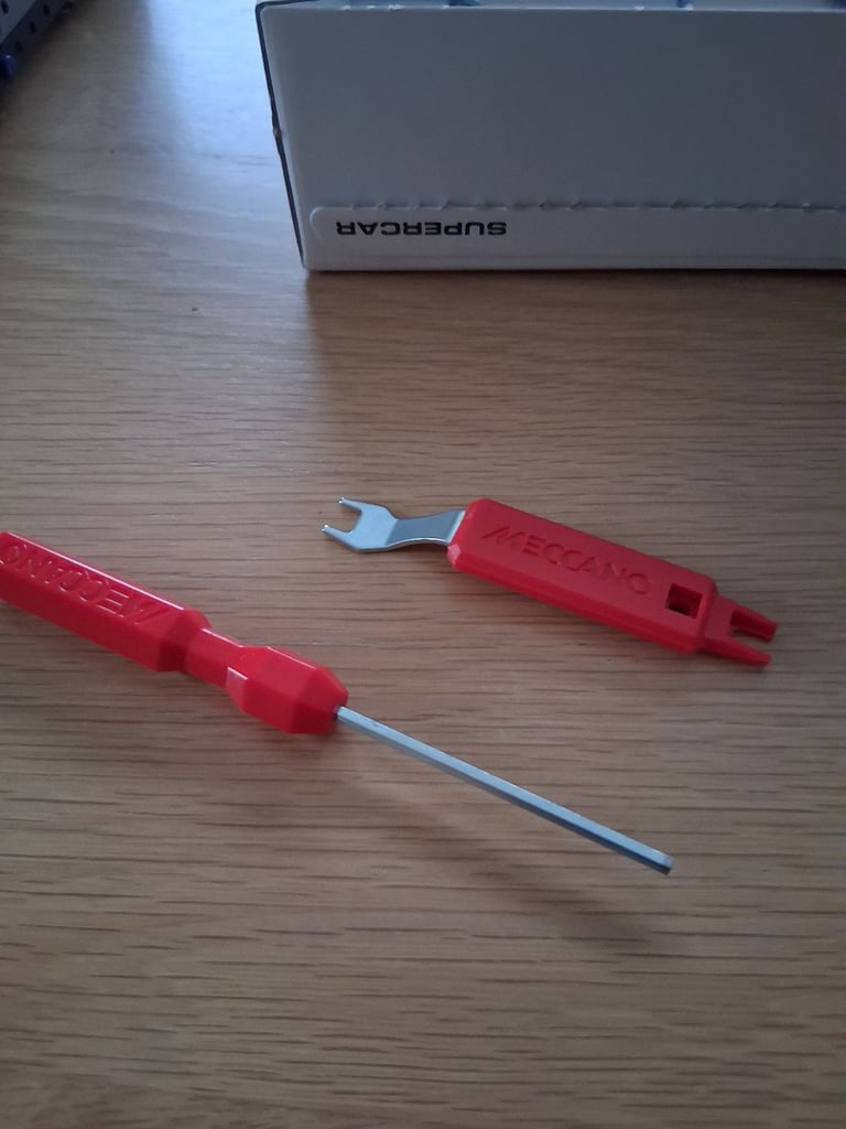 Meccano racing car kit 