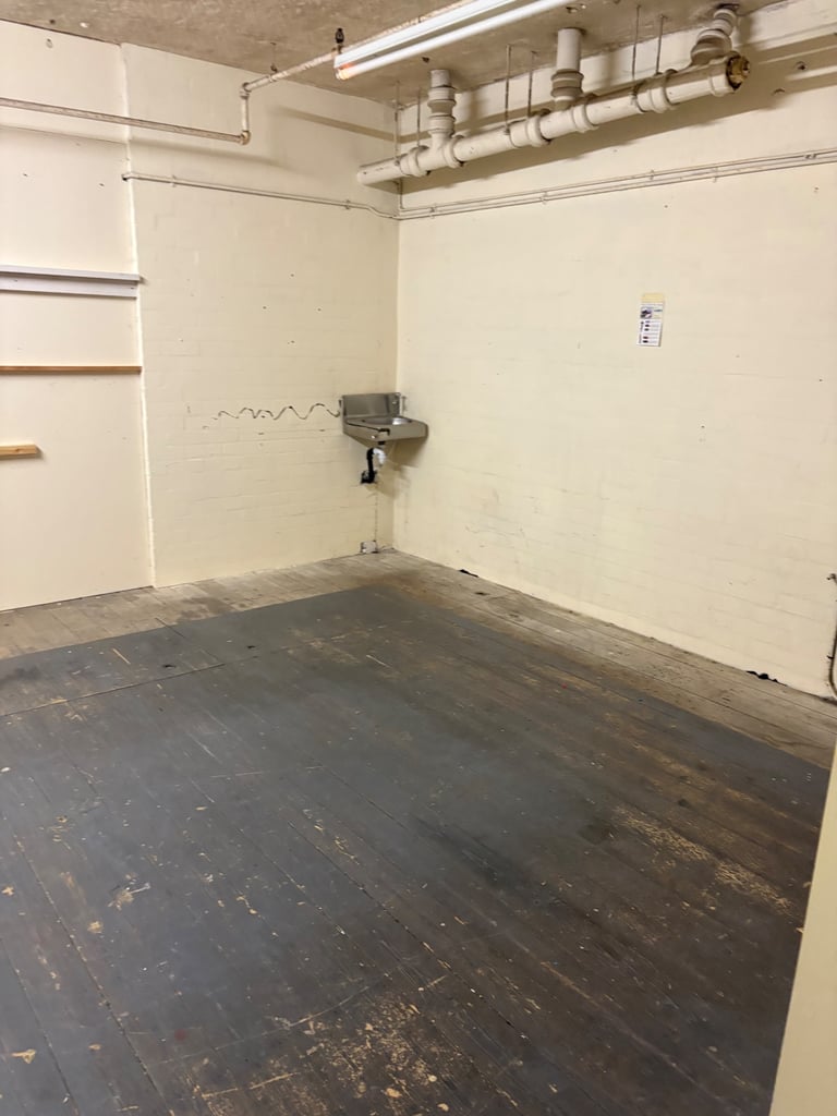 800 square foot unit to rent in reddish