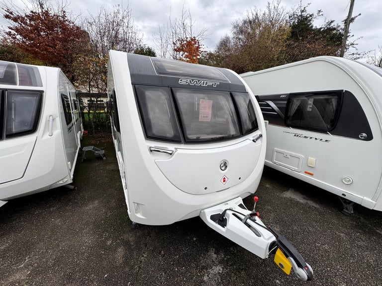 SWIFT KUDOS 530 SB 2018 MODEL 4 BERTH FIXED ISLAND BED TOURING CARAVAN