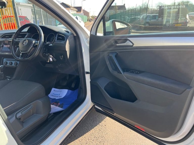 2017 Volkswagen Tiguan 2.0 TDI S SUV 5dr Diesel DSG 4Motion Euro 6 (s/s) (150 ps) ESTATE Diesel A...