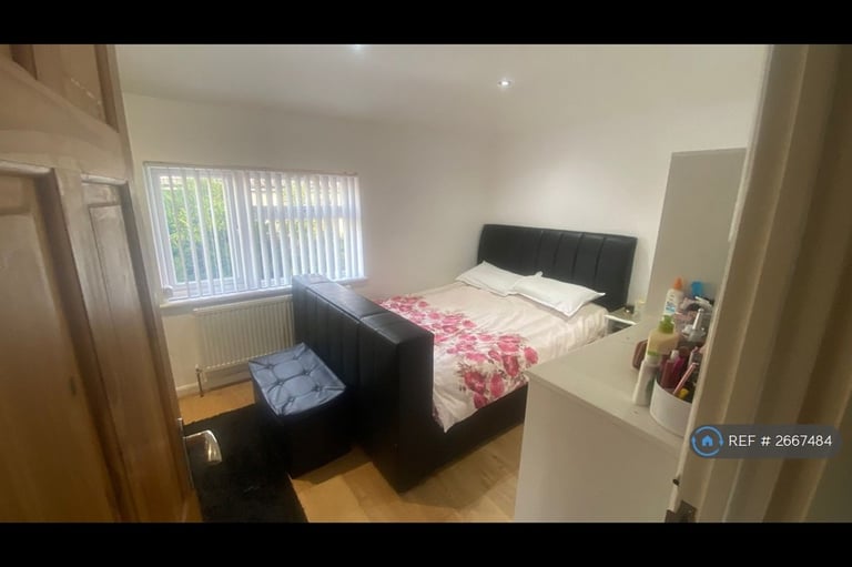 2 bedroom house in Nelson Close, Uxbridge, UB10 (2 bed) (#2667484)