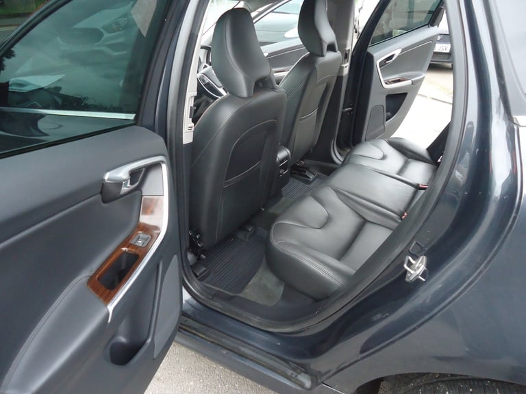 2015 VOLVO XC60 D4 [190HP] 2.4 DIESEL AWD AUTOMATIC SERVICE HISTORY WE PUT NEW T