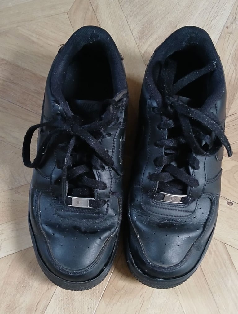 image for Free Nike Airforce 1  Size 6