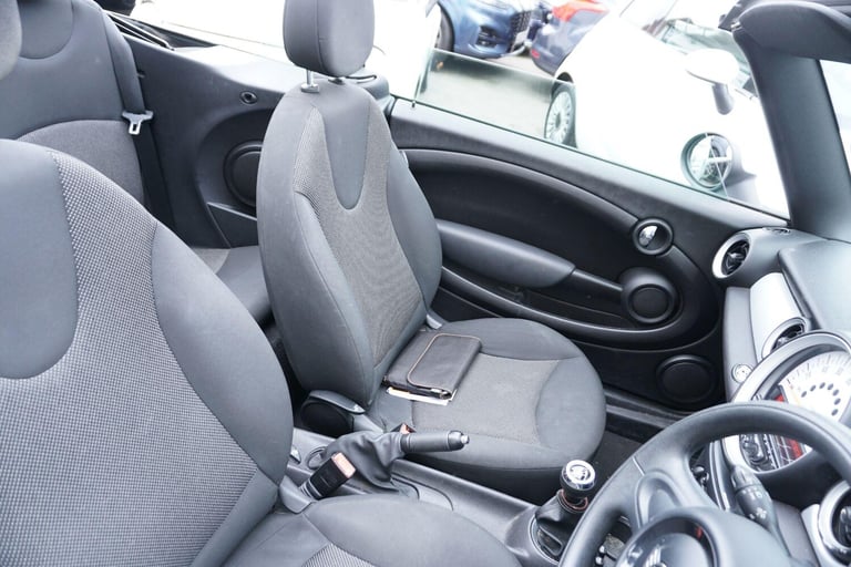 2013 MINI Convertible 1.6 Cooper 2dr CONVERTIBLE PETROL Manual