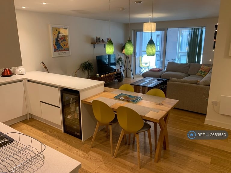 2 bedroom flat in Munday Street, Manchester, M4 (2 bed) (#2669550)