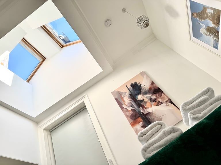 Large Canvas Artwork – 93 x 193 cm  