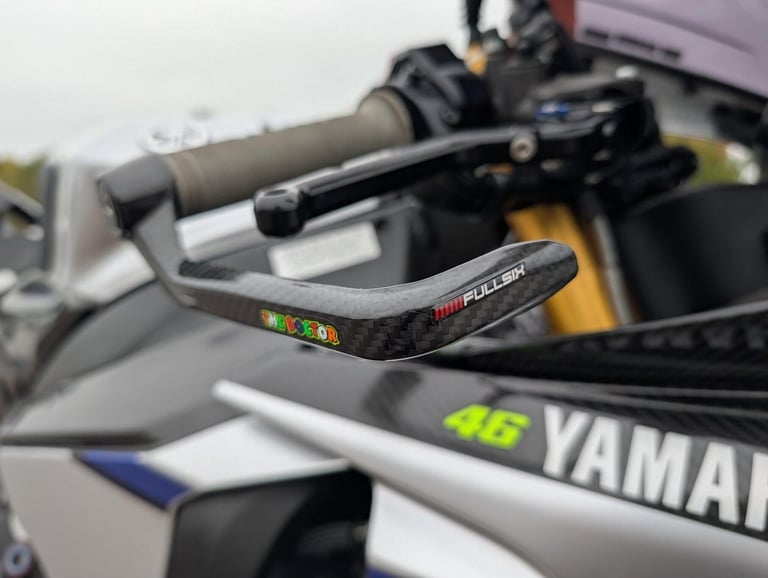 2016 YAMAHA YZF-R1M