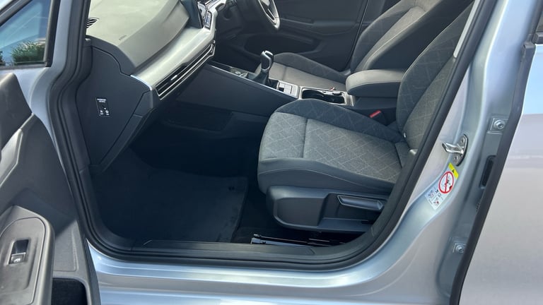 2022 Volkswagen Golf 1.0 TSI Life 5dr Petrol Hatchback Hatchback Petrol Manual